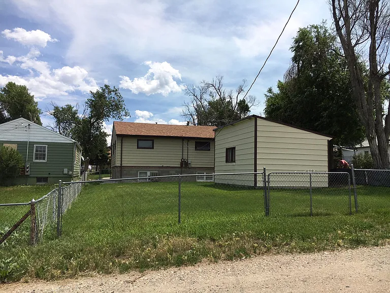 1122 S Cedar St — Photo 2