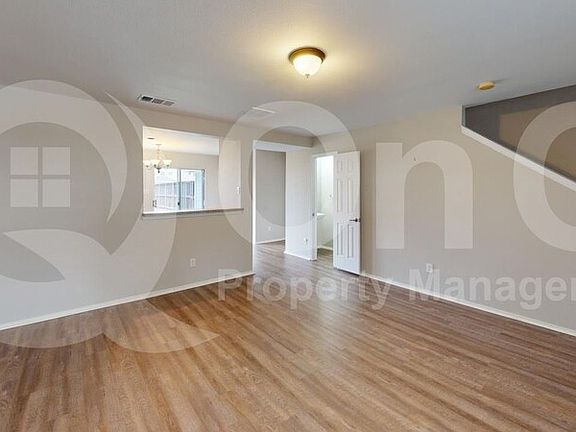 5th image of 7112 Planters Row Dr