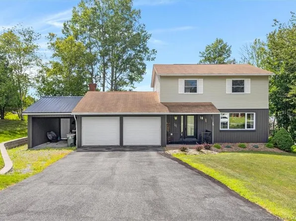16 Braun Cres, Quispamsis, NB E2E 1A6