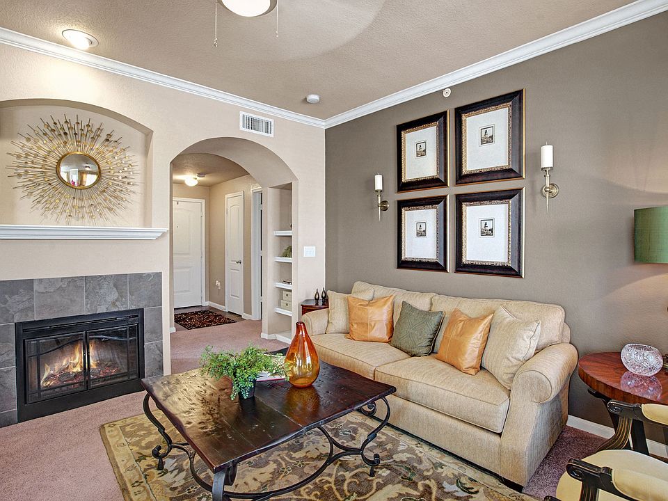 The Palms at Briarwood Living Room