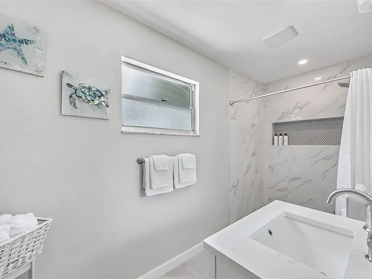 7113 Regina Dr — Photo 7