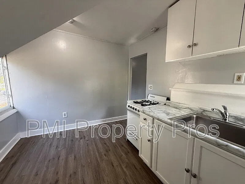 1 bed, 1.0 bath, $850 — Photo 2