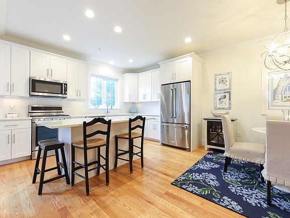 5th image of 16 Clarks Hill Ln #16
