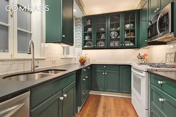 Sold by Compass | media 21