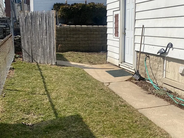 1315 S 54th St — Photo 33
