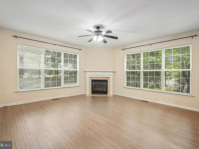 905 Royal Elm Ct — Photo 19
