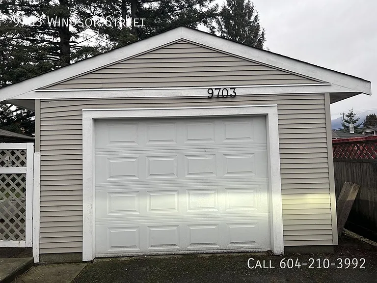 9703 Windsor St — Photo 20