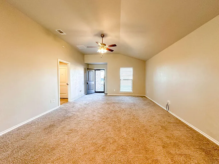 10423 Waverly Ave — Photo 5