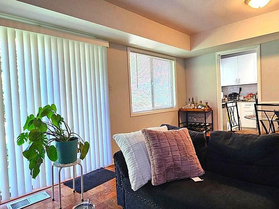 5th image of 10619 Weymouth St APT 104