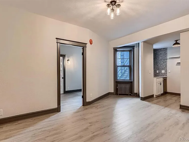 215 E 11th Ave #B5 — Photo 2