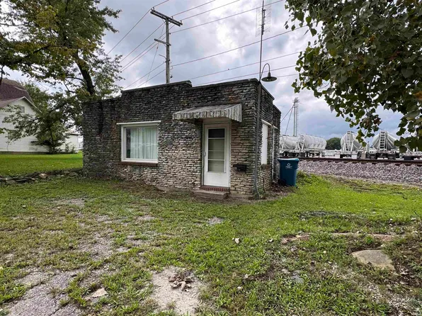 222 N Oak St, Bluffton, IN 46714