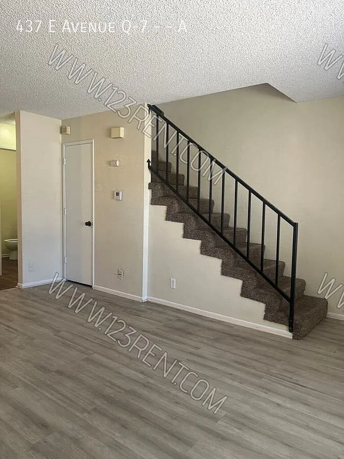 Building Photo - 437 E Avenue Q #7-A