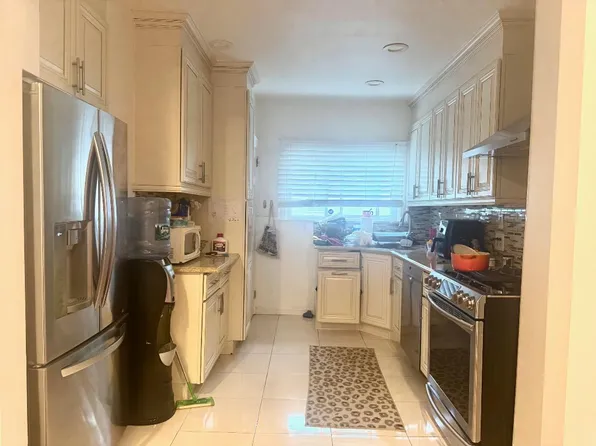 (undisclosed Address), Great Neck, NY 11023