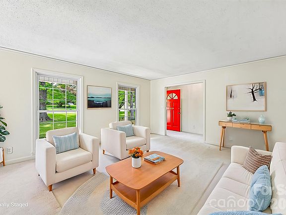 3rd image of 1019 Christopher Cir