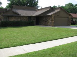 1208 S 29th St, Broken Arrow, OK 74014