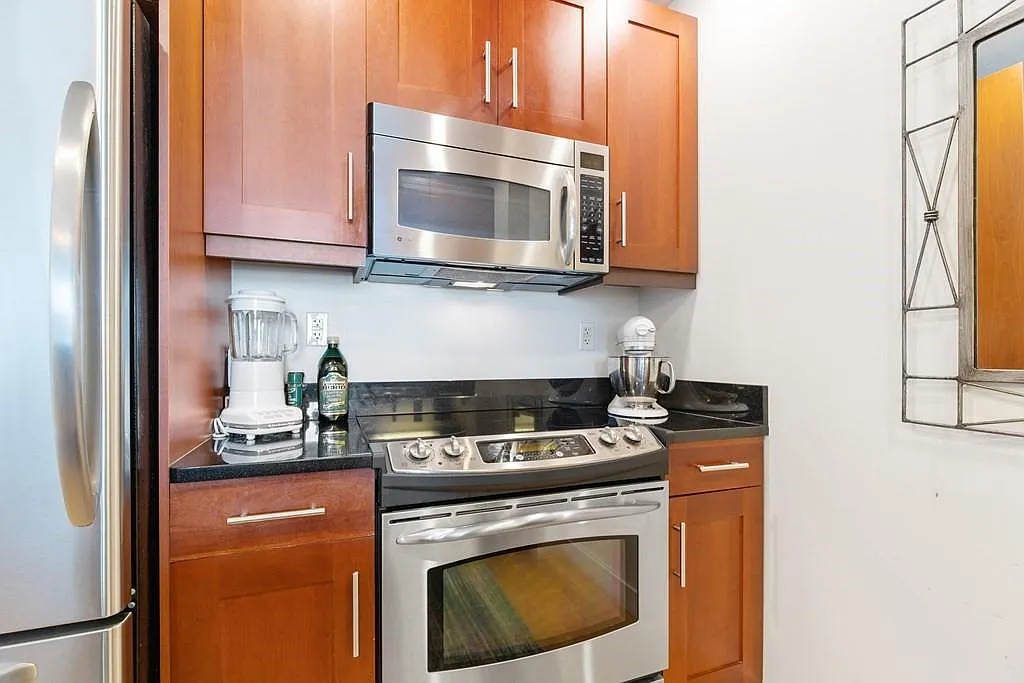 2 bed, 1113 sqft, $3,300 — Photo 1