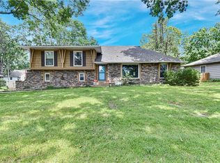 7706 W 100th Ter, Overland Park, KS 66212