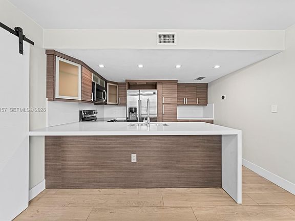 3rd image of 6480 Miami Lakes Dr E #6480