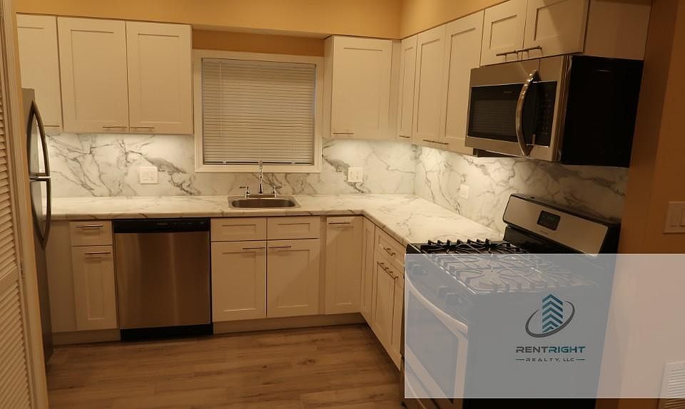 1st image of 1404 N Ashland Ave #1
