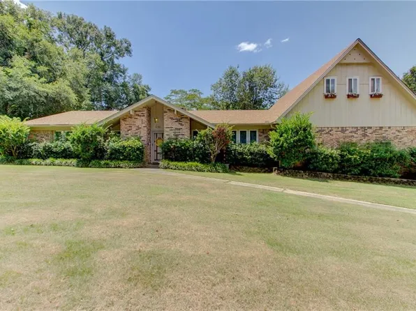 1711 Chase Dr, Saraland, AL 36571
