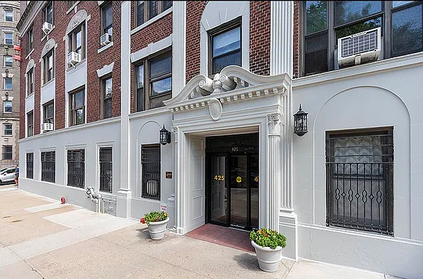 425 Riverside Drive #5D in Morningside Heights, Manhattan