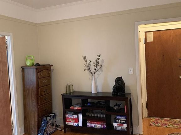 2nd image of 2522 34th St #1F