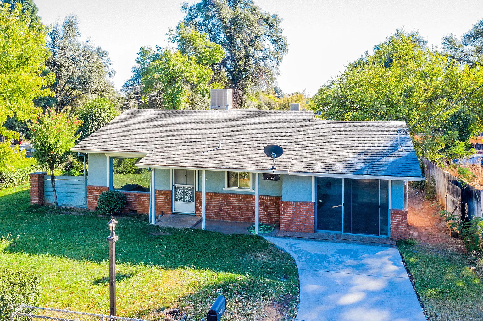 1138 Layton Rd photo 1