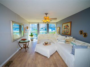 501 Three Islands Blvd APT 517, Hallandale, FL 33009