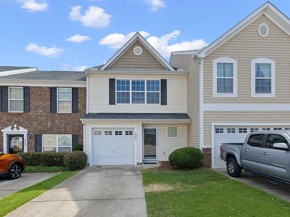 1942 Grassy Banks Dr, Raleigh, NC 27610