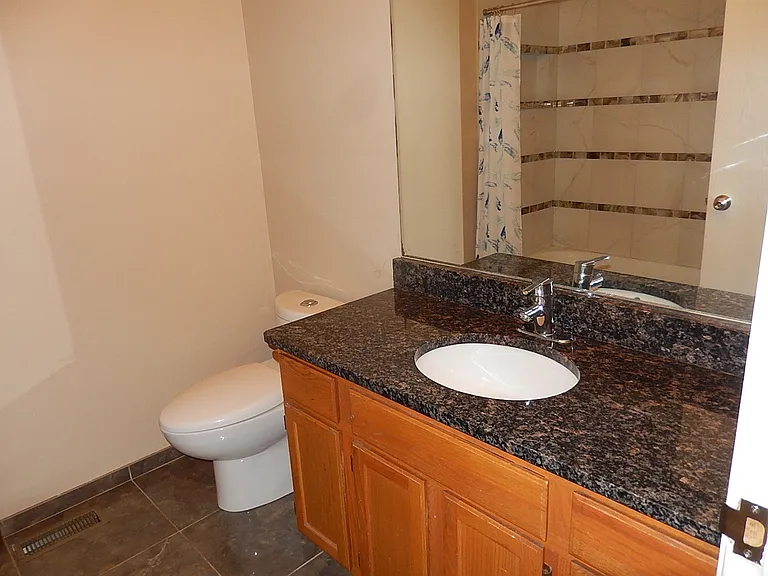 375 Woodridge Cir #F — Photo 13