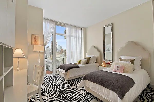 Sold by Corcoran | media 25