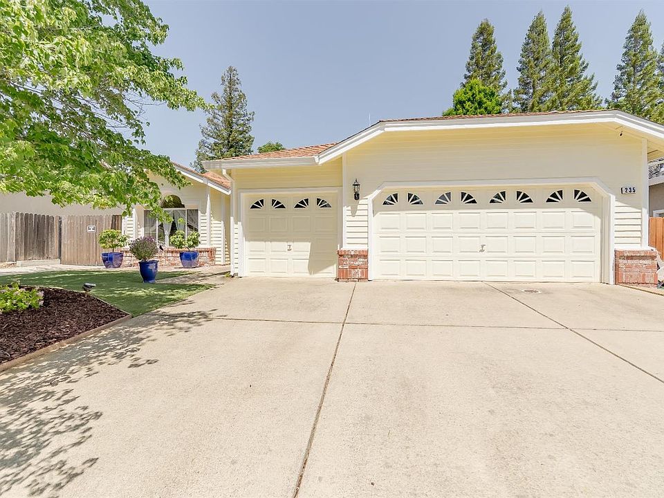 2nd image of 235 Keller Cir