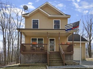 114 Kenny Ln, Shohola, PA 18458