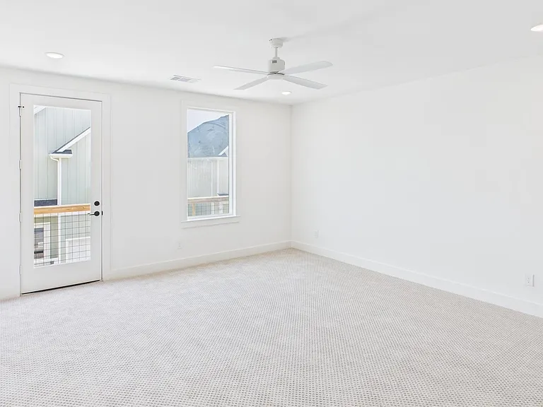 9609 Valeca Dr — Photo 25