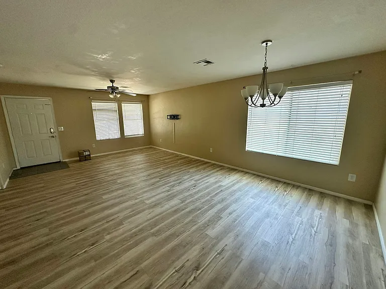 7063 W Palmaire Ave — Photo 5