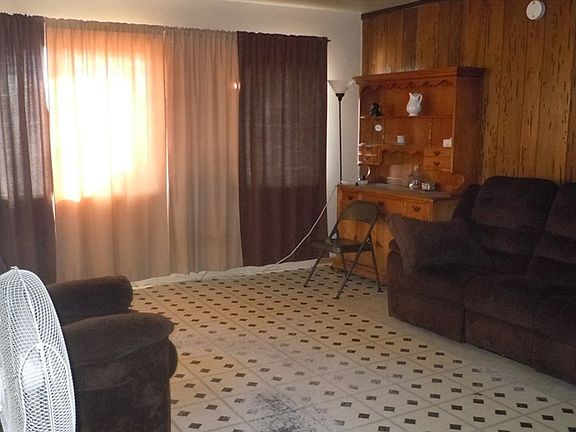 2nd image of 940 Park Ave