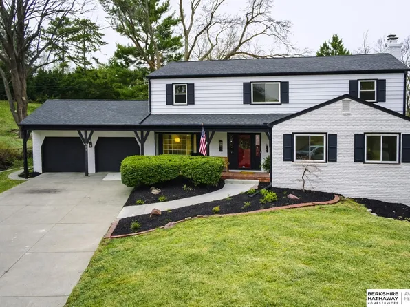 9468 Jackson Cir, Omaha, NE 68114