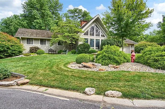 46 Larkmoor Dr photo 1