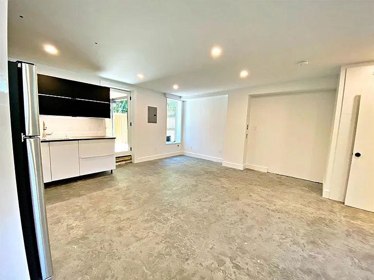 406 Sumner St #1 — Photo 11