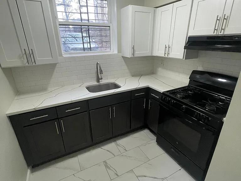 48 Carteret St #5L — Photo 5
