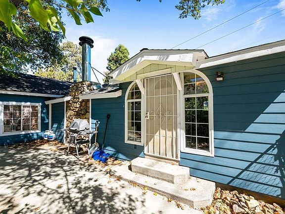 4th image of 44644 Barton Ln