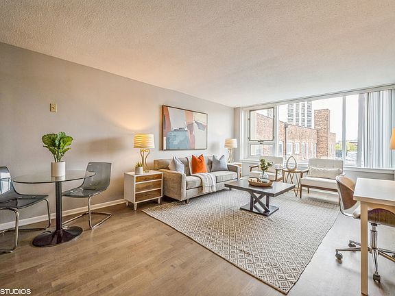 4th image of 2728 N Hampden Ct APT 402