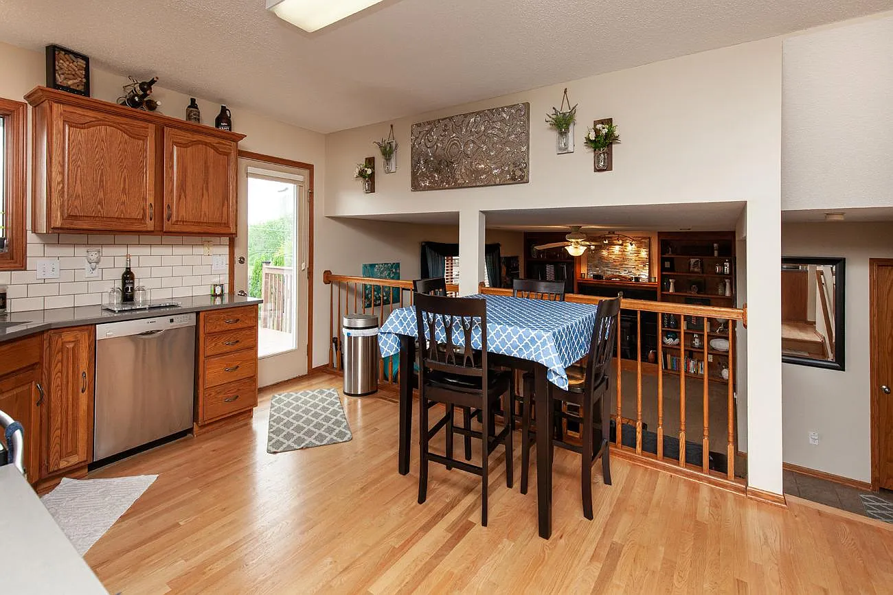 14743 Summit Dr — Photo 4