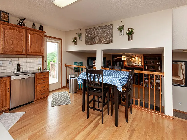 14743 Summit Dr — Photo 4