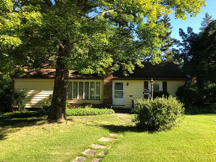 2208 Volney Rd photo 1
