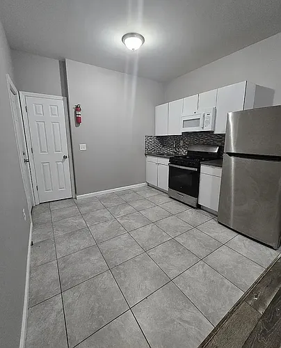 298 Halsted St Photo 1 298 Halsted St Photo 1