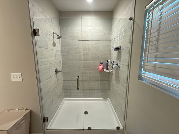 5th image of 110 Arlington Ct