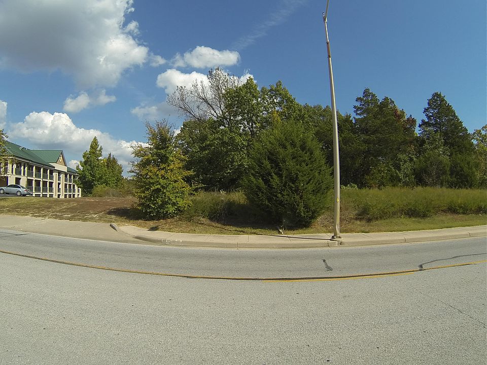 1st image of S Wildwood Dr