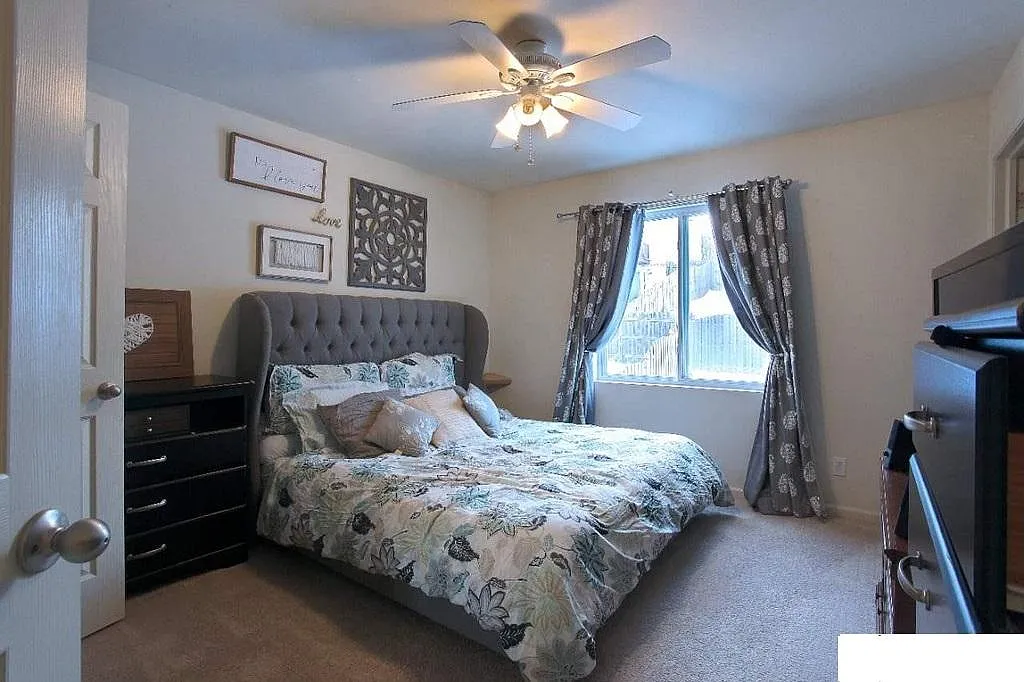 3 bed, 1864 sqft, $2,200 — Photo 4