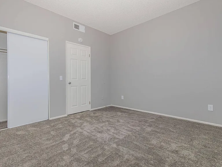 Club Pacifica Apartment Homes — Photo 51